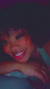 Aisha Mckenzie's Instagram, Twitter & Facebook