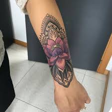 Check spelling or type a new query. Pin De Isabela Macedo En Idei Dlya Tatuirovok Tatuaje De Enredadera Tatuaje Brazalete Tribal Tatuajes De Flores Y Mariposas