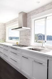42 Marvelous Kitchen Backsplash Decor Ideas White Modern Kitchen Modern White Kitchen Cabinets White Kitchen Design