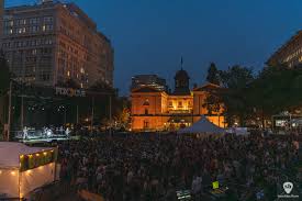 Sleater-Kinney — Pioneer Courthouse Square, Portland (PHOTOSREVIEW) –  theFIVE10.com
