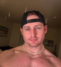 Patrick 💜 (@pineapple.patrick) • Instagram photos and videos