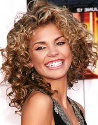 Kivircik Sacli Bayanlar Icin Cesitli Puf Noktalari 2018 Kivirciksac Yumurta Sac Stilleri Uzun Sac Dogal Bukleli Sac