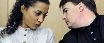 Une chanteuse jugée pour avoir transmis le virus VIH: inquiétude de  certaines ONG