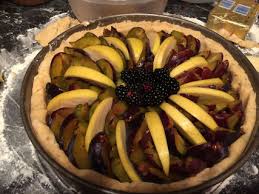Äpfel schälen, vierteln und entkernen. Kochbuch Schwarzwalder Zwetschgen Apfel Brombeer Kuchenkochbuch Schwarzwalder Zwetschgen Apfel Brombeer Kuchen
