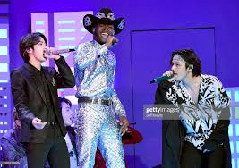 I came out, and this year, i feel like i really came out. i came out, and this year, i feel like i really came out. buzzfeed staff it's like the real you! emma added. íëë£¨ë§ëë£¨ On Twitter Grammys 2020 Grammy Grammy Awards 2020