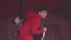 Textured mullet haircut new york barbers. Seungri With Matching Mullet Surprises G Dragon On His Tour Gd Drags Him Off Stage Asian Junkie