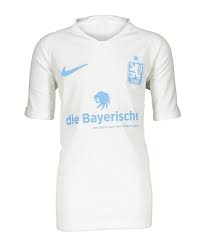 Juli gegen rcd mallorca im grünwalder stadion. Nike 1860 Munchen X Mas Trikot 2020 Kids Weiss F101 Fan Shop Replica