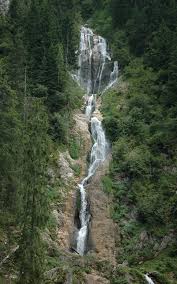 Este cea mai inalta cascada din romania, dar si una dintre. Cascada Cailor JudeÈul MaramureÈ Turist Prin Romania