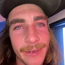 Darcy Duff's Instagram, Twitter & Facebook