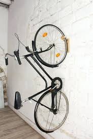 10 Solutions De Rangement Mural Gagnez En Place Sans Perdre En Style Rangement Mural Support A Velo Mural Rangement Velo Garage