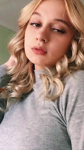 Sonya Potts's Instagram, Twitter & Facebook