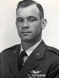 Innlegg í lokaðan erlendan vef. Til fróðleiks. W18P4 Go back to 1966. The  first commercial helicopter operation in Iceland gets its first helicopter,  a Brantly 305, TF-DIV. It really struggles with getting