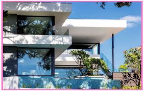 Bu müstakil evlerin bodrum katları da bulunabilir yurt dışında bazı ülkelerde müstakil ev projelerinde dört katlık tasarımların da uygulandığı görülmektedir. Iki Katli Mustakil Ev Projeleri