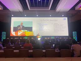 Louis Dang (@LouisTDang)