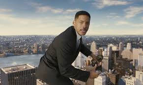Konusu ile alışkın olduğumuz filmlerden de biraz farklı olan filmin hayranları şimdi ben efsaneyim 2 filmini merak ediyorlar. Will Smith Talks I Am Legend 2 And Turning Down Quentin Tarantino S Django Unchained
