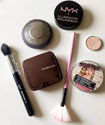 Highlighters How I Apply Them Hourglass Makeup Learn Makeup Magical Makeup