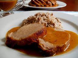 Rebanadas De Lomo De Puerco En Una Salsa Agridulce De Tamarindo Con Pina Jengribre Y Miel De Abeja Cerdo En Salsa Salsa De Tamarindo Lomo De Cerdo