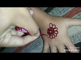 Download now 13 inspirasi henna kaki yang menawan hati demi sucinya pernikahanmu. Henna Simpel Anak Anak Youtube