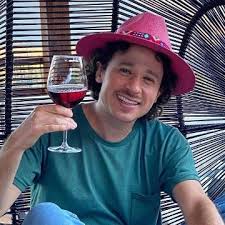 'luisito comunica' tuvo que aclarar por qué lo relacionaban con caso de mujer en ibagué. Luisito Comunica En Barranquilla Colombia 2021