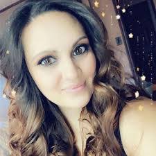 Kari Blevins's Instagram, Twitter & Facebook