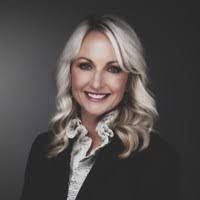 Paula Day's Instagram, Twitter & Facebook