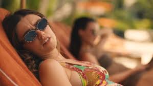 The real star of The White Lotus is Aimee Lou Wood's exquisite overbite