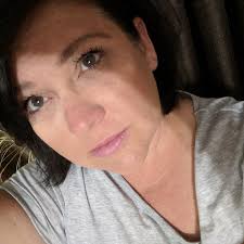 Looking for recommendations for a reputable nail salon near here.