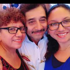 Cuando silbas, tu corazón canta ❤ Mira el nuevo tráiler de #BlancaNieves,  estreno 20 de marzo, solo en cines.