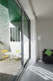 Comment Faire Entrer La Lumiere Du Jour Chez Vous Le Cas D Une Renovation En Ville En 2020 Comment Renover Une Maison Lumiere Du Jour Maison Bunker
