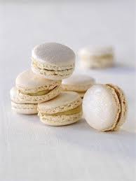A Fun And Fashionable Alternative To A Wedding Cake Or Great Idea For Table Favours Macaroons Macarons Macaroons Wedding