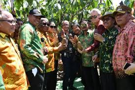 Hakikatnya, langkah memajukan sektor perindustrian amat mustahak kerana terdapat pelbagai kebaikan pertama sekali, sektor perindustrian dapat meningkatkan pendapatan negara. Kementerian Pertanian Mentan Syahrul Tegaskan Membangun Pertanian Tanggung Jawab Semua Pihak