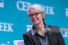 Jennifer Granholm, U.S. energy secretary, smiles during the 2022...  Fotografía de noticias - Getty Images