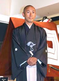 母の日に手を合わせる麗禾ちゃんと勸玄くん 市川海老蔵 いつもありがとうと伝えていました スポーツ報知
