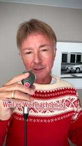 All I want for Christmas is Alexander-Schweitzer-Spotify-Playlist. 🎶 Neben  der offensichtlichen Weihnachtsmusik von Oasis findet man darin auch echte  Klassiker von John Lennon, Slade, Frank Sinatra und anderen. Hört gerne mal  rein.