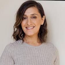 Women and Leadership: Glass ceiling, glass cliff, labyrinth...?