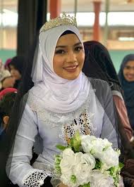 Ally iskandar & farah lee. Ally Iskandar Tamatkan Zaman Duda Bekas Isteri Tumpang Gembira Dia Bukan Milik Saya Dan Tiada Dalam Hati Ini Hiburan Mstar