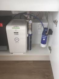 Und so geniessen unsere gäste sprudelwasser direkt vom hahn. Gekuehltes Wasser Mit Kohlensaeure Medium Oder Still Direkt Aus Dem Wasserhahn Mit Grohe Blue Jpg