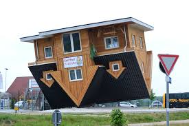Eine attraktion für die ganze familie. Das Verruckte Haus Foto Bild Architektur Profanbauten Einfamilienhauser Bilder Auf Fotocommunity