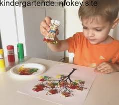 Einfache Ideen Zum Basteln Mit Kindern Im Herbst Automne Basteln Einfache Autom Kinderbasteleien Kunstprojekte Fur Kleinkinder Herbstbastelprojekte