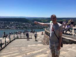 Genießen sie die fahrt mit einer der schönsten sesselbahnen am mittelrhein auf die höhen des niederwaldes, mit. Bingen Am Rhein Aan De Overkant Picture Of Seilbahn Rudesheim Ruedesheim Am Rhein Tripadvisor