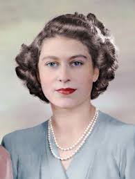 На престоле с февраля 1952 года до настоящего времени. Vse O Garderobe Elizavety Ii Pridvornye Kutyure Lyubimyj Ottenok Pomady I Luchshie Vyhody