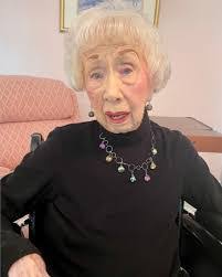 Sharon Benge's Instagram, Twitter & Facebook