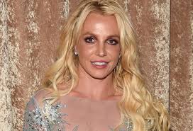 Após prisão, Britney Spears se interna voluntariamente em reabilitação nos EUA