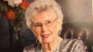 Donna Winborn's Instagram, Twitter & Facebook