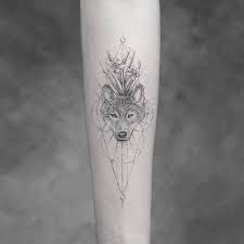 Le fleurage est une technique qui consiste à éclater l'extrémité des fibres. Tribal Tattoos X Tattoo Bras Femme Loup