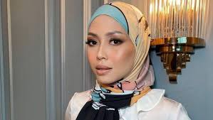 7 Potret Naz Mazhar, Jurnalis Malaysia yang Pernah Dinikahi Sultan Brunei