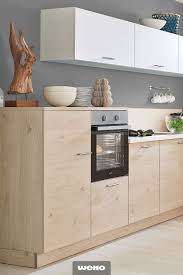 Moderne Einbaukuche Mit Hangeschranken In Lacklaminat Weiss Einbaukuche Kuchentrends Kuche