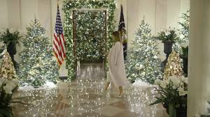 A texas inn that hosts the most charming christmas. Here S Your Tour Of Melania Trump S New White House Christmas Decorations Cbn News