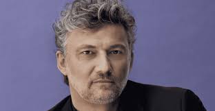 Jonas Kaufmann Mysteriously Disappears in Naples