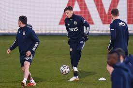 Mesut ozil has a verbal agreement with arsenal to terminate his contract and will join fenerbahce in the coming days, sources have told espn. Mesut Ozil Medical And 1st Training Session Photos